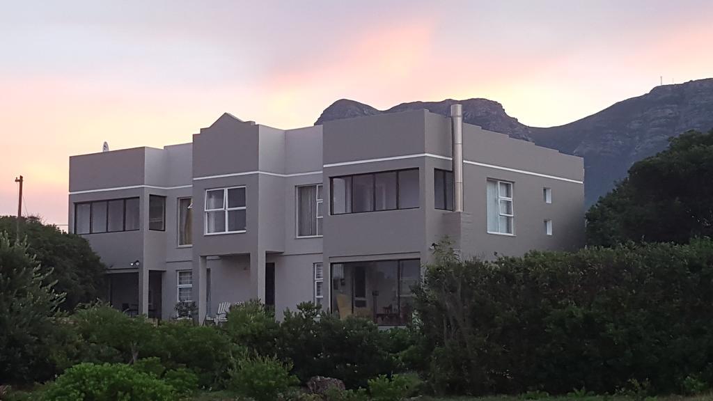 Strandloper Apartments Hermanus Exterior foto